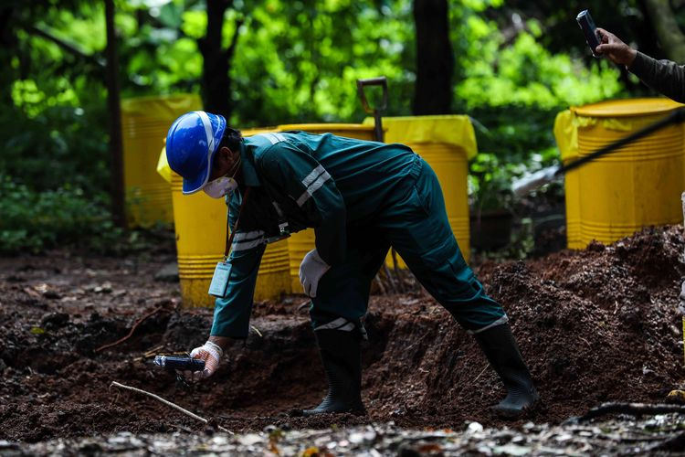 Batan indah perumahan radioaktif serpong radiasi turun banten suara badan tenaga nuklir bersama dokumentasi pengawas petugas