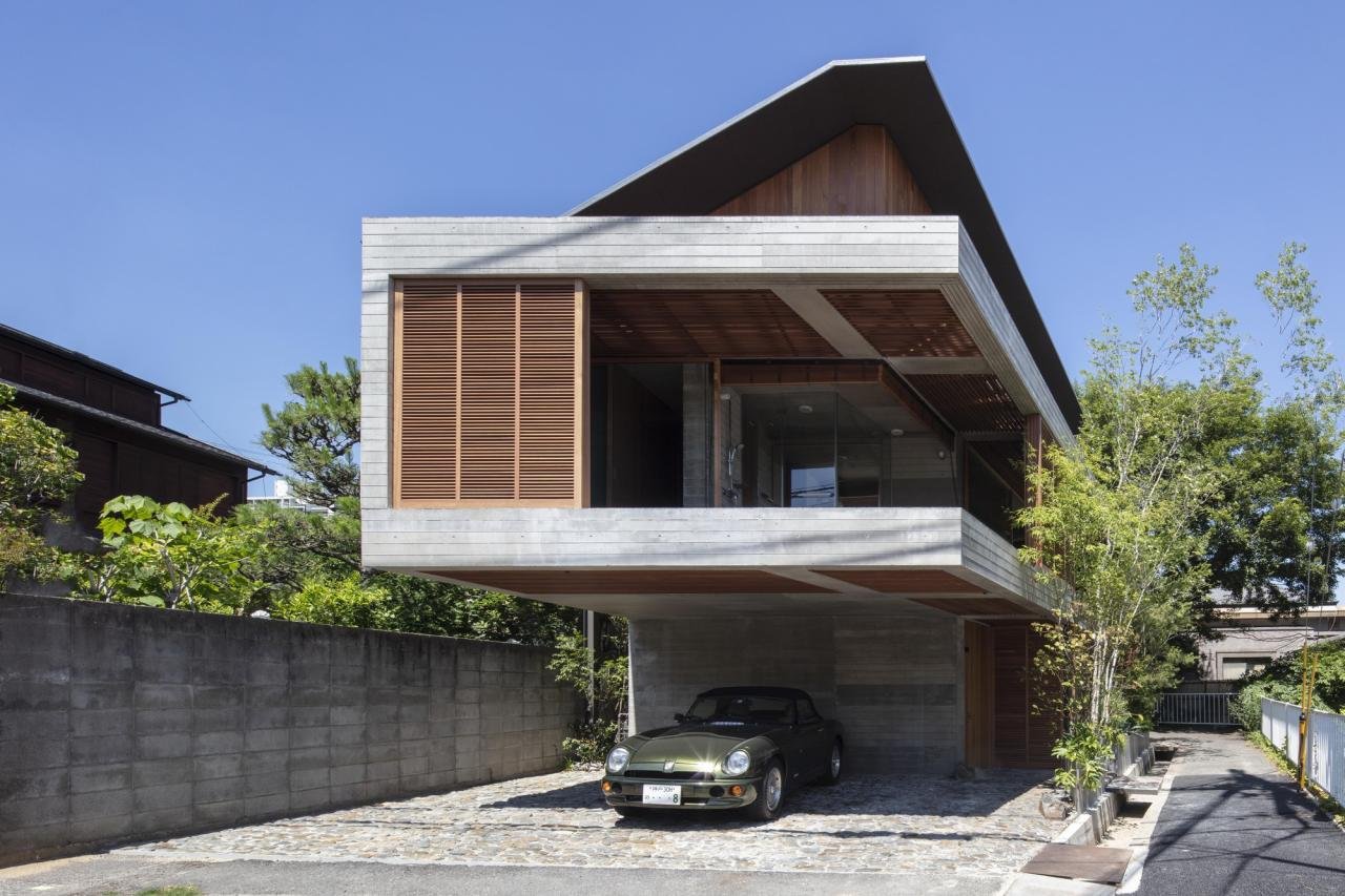 House modern japanese takashi okuno roof homes landscape coexists japan traditional designs associates hirokazu fujimura among live beautiful couple young